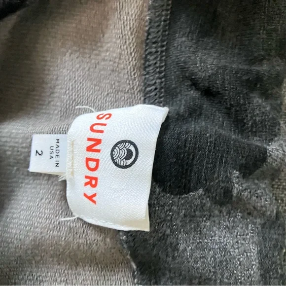 SUNDRY EVEREVE Grey Camo Mini Skirt Size 2 - Picture 9 of 11